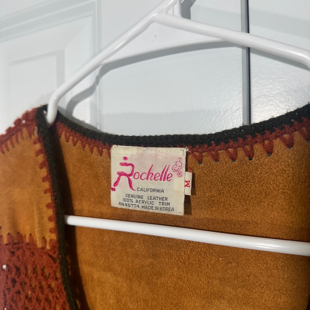 Vintage Rochelle Vest Womens M Brown Leather Crochet Patchwork Boho 70s Western - Picture 2 of 3